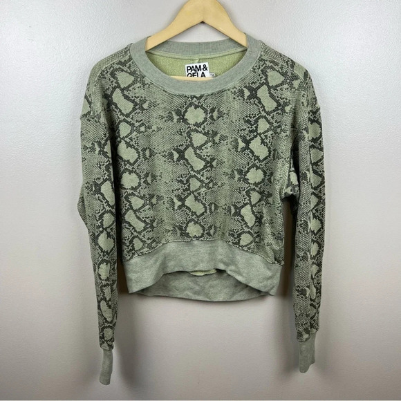 Pam & Gela Cropped Hi Low Sweatshirt Small Green Python Snake Print Crewneck - Picture 1 of 8